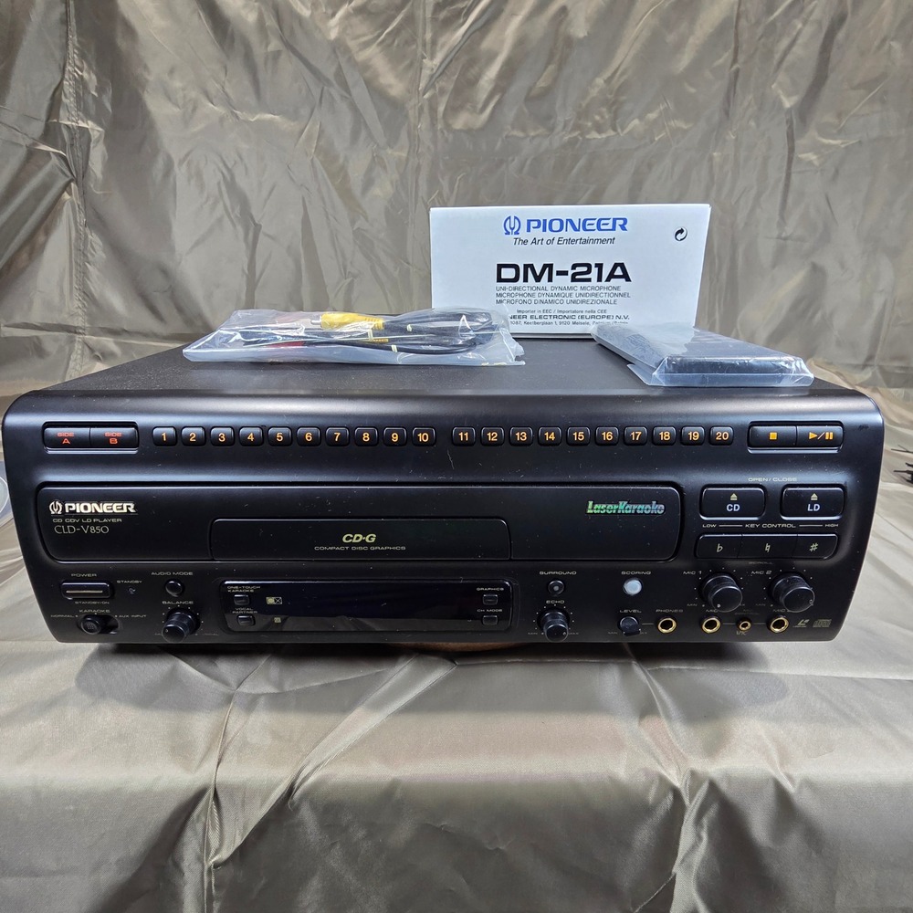 Pioneer CLD-V850 LaserKaraoke CD CDV LD Player with Remote DM-21A Mic Cables